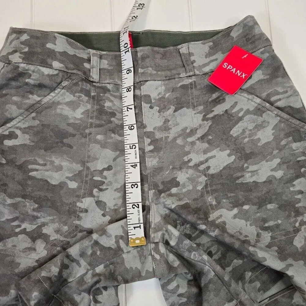 NWT Spanx Women's Size SMALL 6